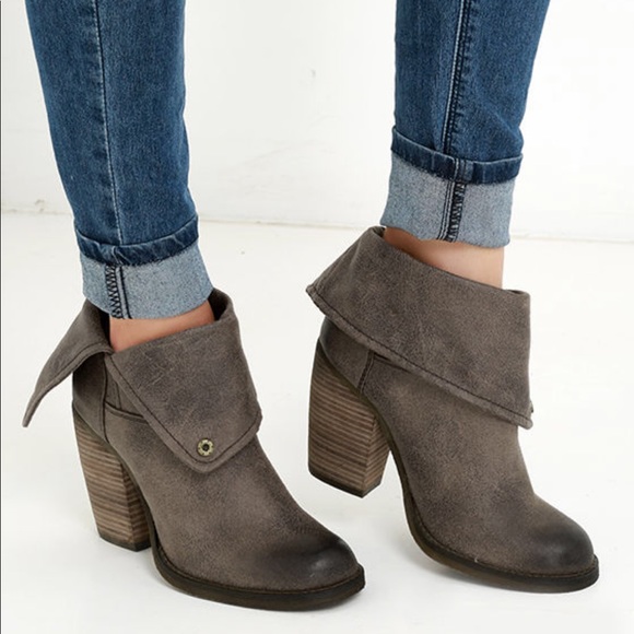 Sbicca Shoes - 🆕 Sbicca Taupe Fold Over Boots